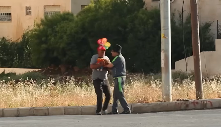  بالشارع الكاميرا الخفية الساحر و المسحور زياد سحتوت وضافي العبداللات