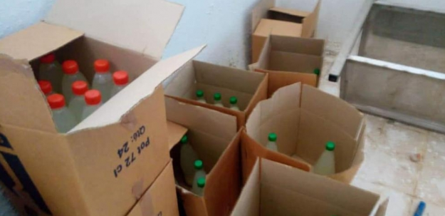 ضبط مصنع غير مرخص واتلاف (8) اطنان من منتجاته في شرق عمان