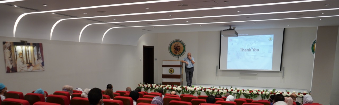بالصور  ..  مستشفى الكندي  ينظم محاضرة حول رعاية المرضى بعد القسطرة .