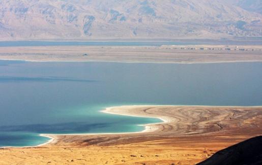  حركة الصفائح تسببت بالهزة الارضية في البحر الميت