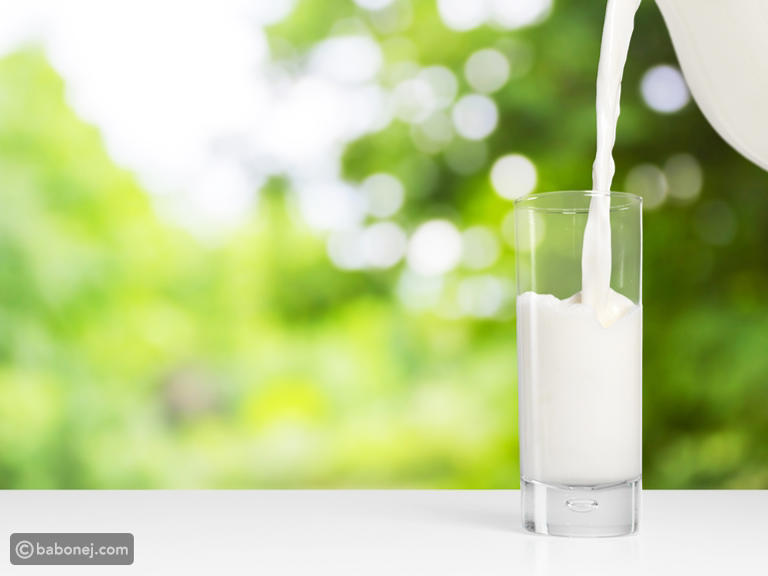 8 أطعمة ومشروبات تجنب تناولها مع الحليب