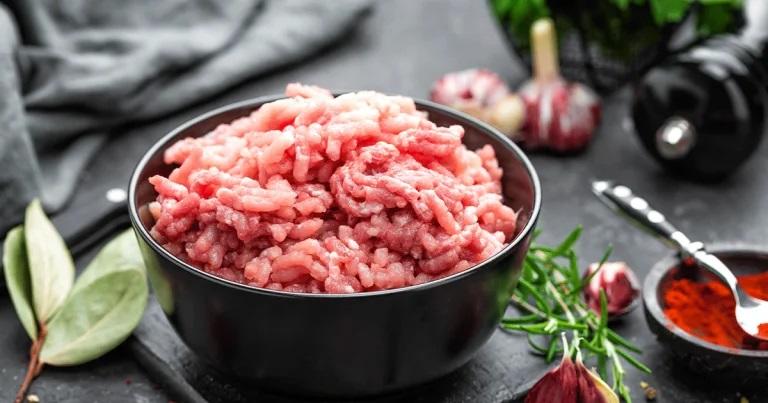 هل من الضروري غسل اللحم المفروم قبل طهيه أم لا؟