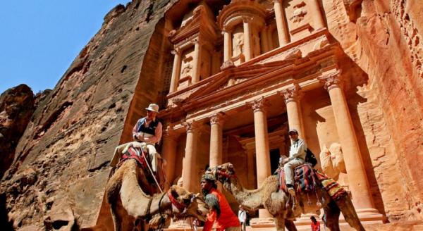 1.9 مليار دينار الدخل السياحي حتى نهاية حزيران