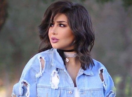 الفنانة هنادي الكندري تنجو من الموت بعد حادث سير