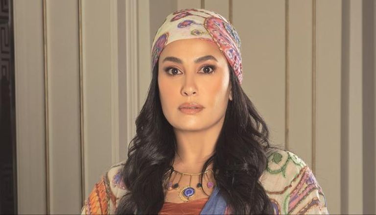 «أم غير مثالية» ..  هند صبري تكشف عن طبيعة علاقتها بأبنائها