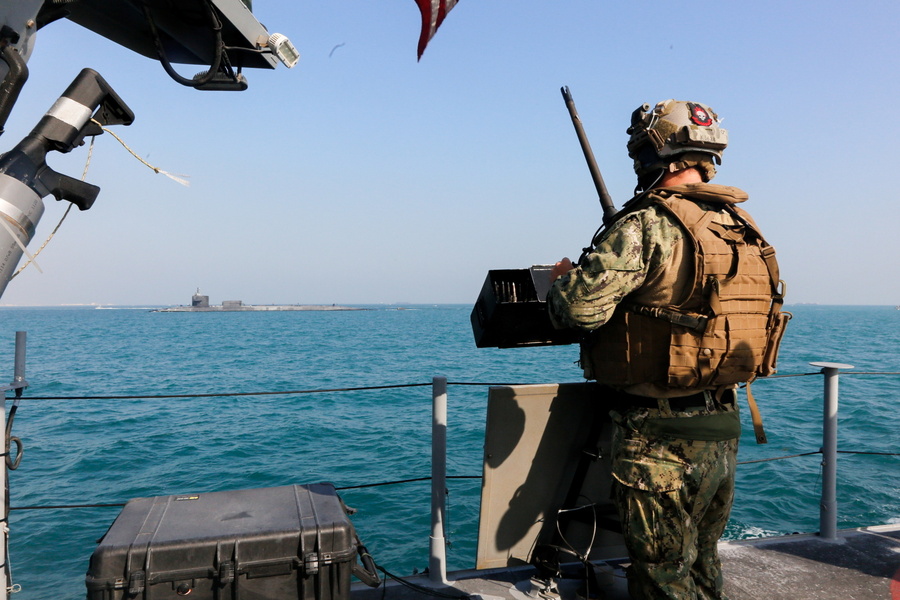 الجيش الأميركي يعلن مقتل 2 من القوات البحرية قبالة سواحل الصومال