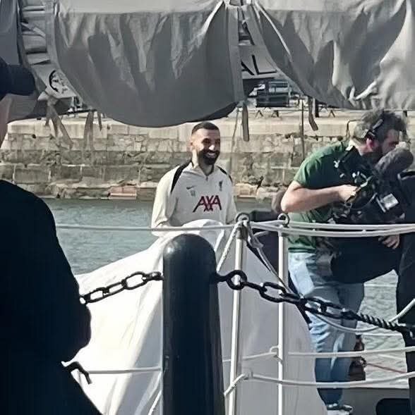  تقارير تكشف علاقة صورة مسربة بتجديد عقد صلاح مع ليفربول