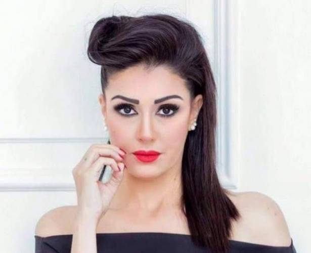 غادة عبد الرازق تضرب رجلين .. والسبب؟
