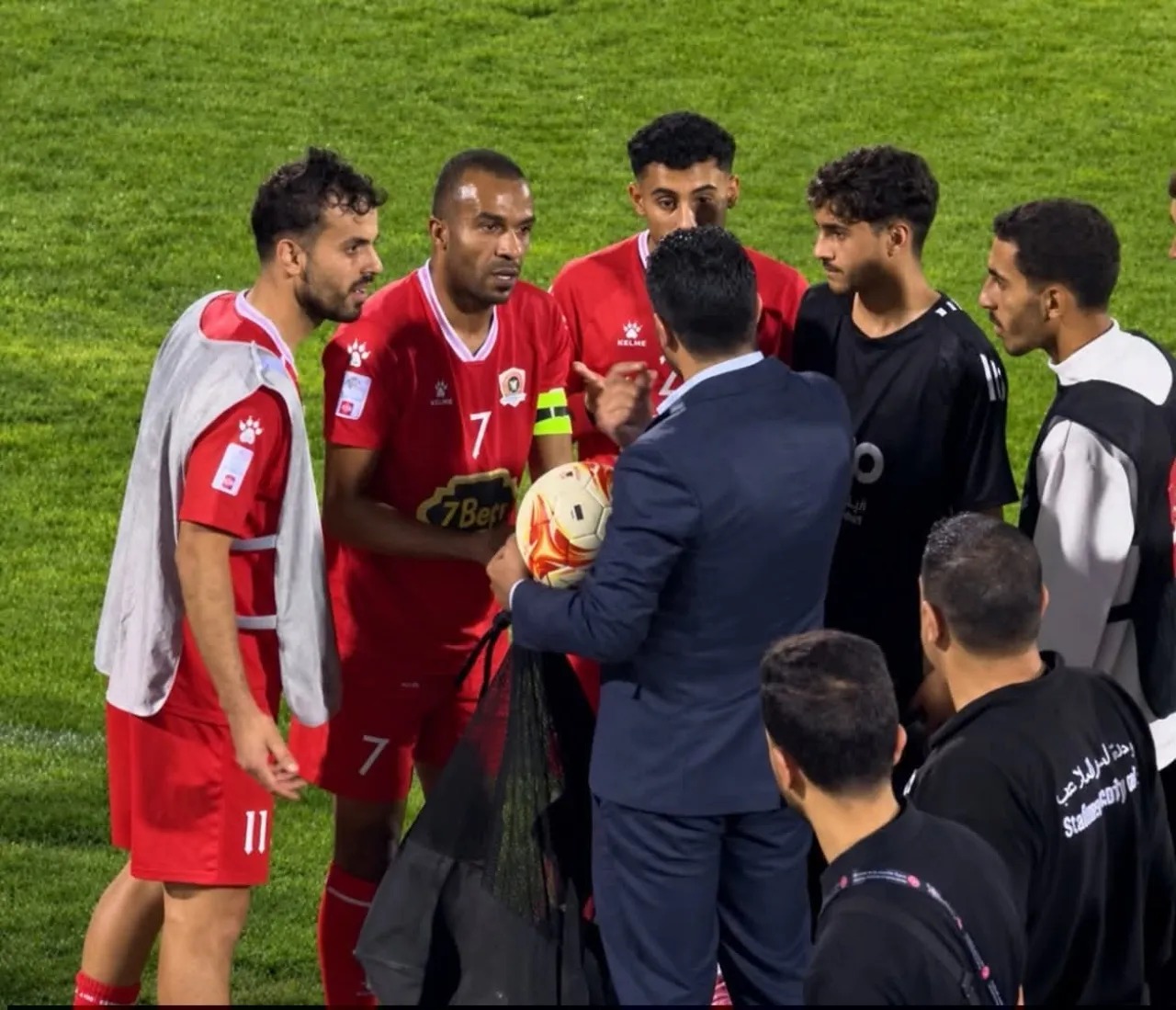 ياسين البخيت يخطف الأضواء ..  من كرة الهاتريك إلى صدارة الهدافين