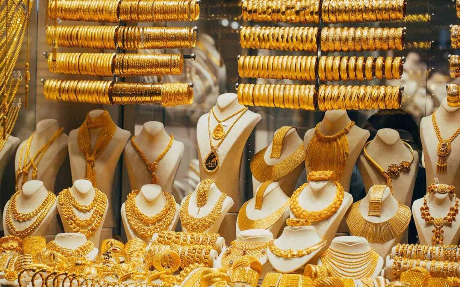 ارتفاع اسعار الذهب ليصل سعر عيار 21 قيراط إلى 40 دينارا 