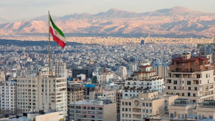 إيران: إعادة فرض عقوبات علينا ستكون له عواقب
