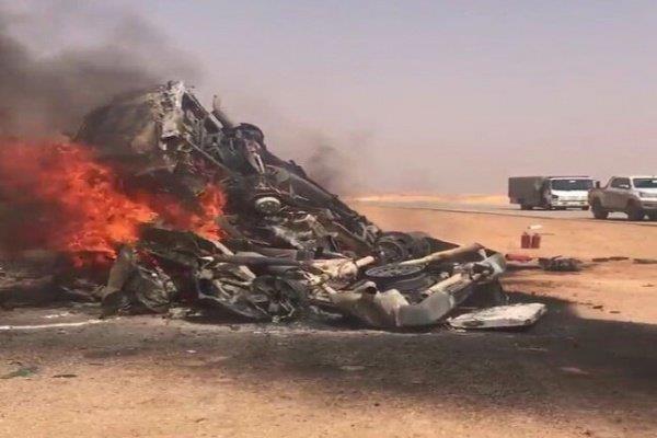 بالفيديو والصور ..  مصرع 12 شخصاً تفحماً بحريق مركبتين اثر حادث تصادم مروع في السعودية