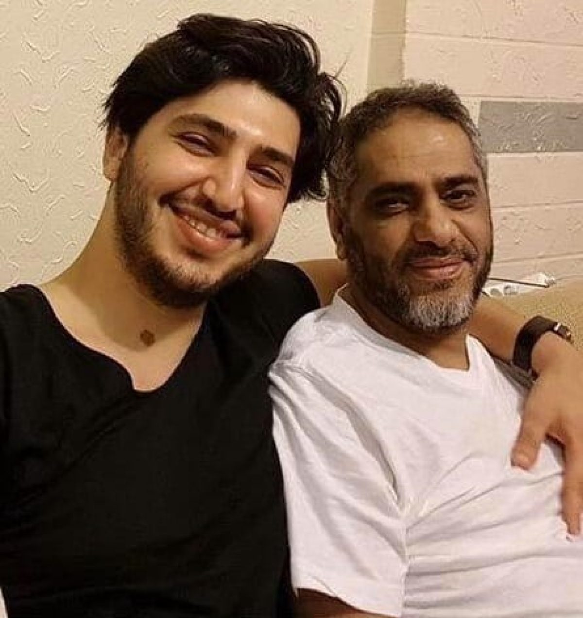 أول تعليق من محمد فضل شاكر بعد قرار الإفراج عن والده