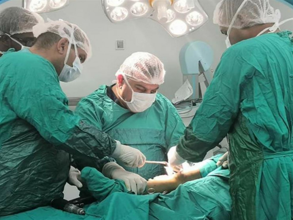 تعرف على أبرز 8 جراحات نادرة أجراها الأطباء حول العالم في 2019