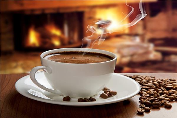 بسبب فنجان قهوة ..  زوجان يكتشفان كنزا ثمينا