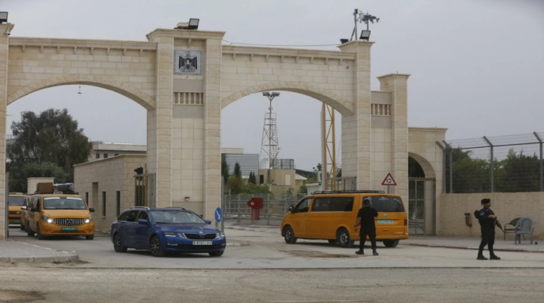 عاجل|19 ألف مسافر عبر معبر الكرامة خلال أسبوع وتوقيف 35 مطلوبا #سرايا 