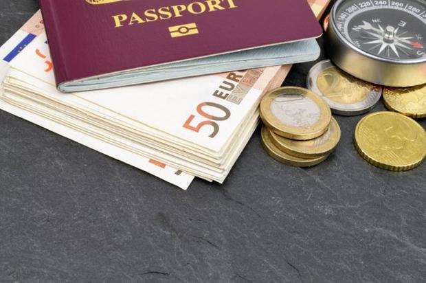 10 معلومات قد لا تعرفها عن جواز السفر: شخص وحيد في العالم لا يحتاجه