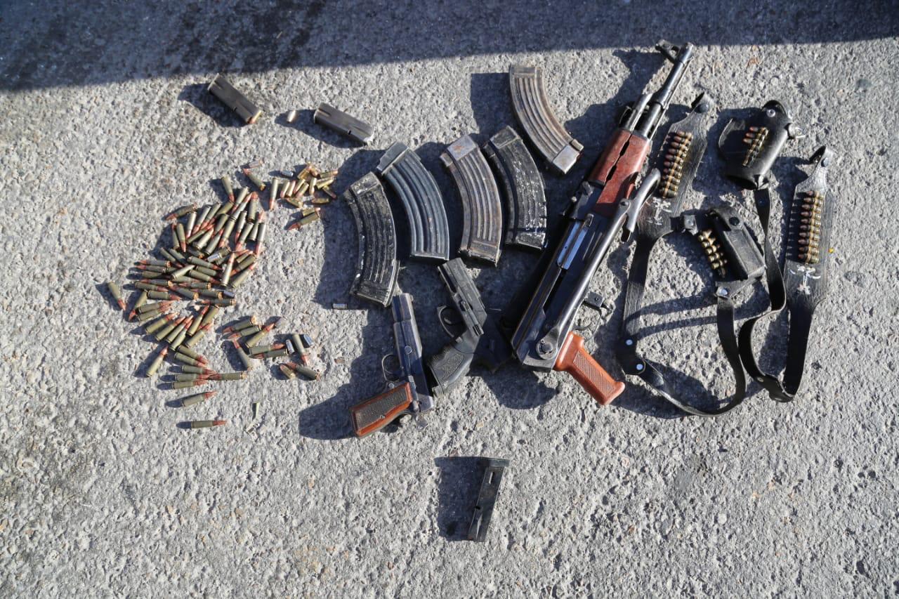مداهمة امنية لخيمة في البادية الشمالية والقبض على (4) اشخاص ومقتل شخص واصابة مطلوب بتبادل لاطلاق النار 