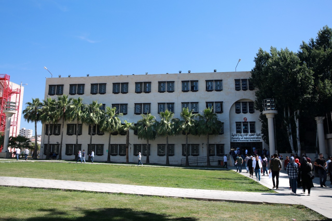 كلية العلوم الإدارية والمالية في جامعة البترا تحصل على الاعتماد البريطاني ASIC  في كافة تخصصاتها  