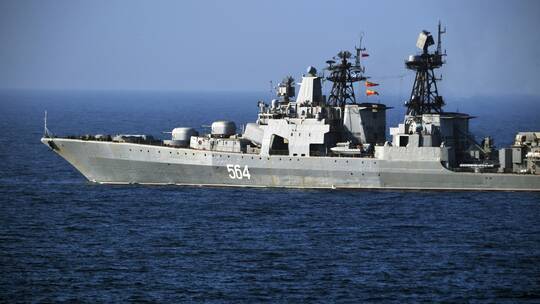 روسيا تتصدى لمدمرة أمريكية خرقت مياهها الإقليمية في بحر اليابان