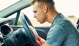 " فجأة على الطريق" ..  خبير يكشف الأسباب الخفية لتأخر استجابة دواسة البنزين