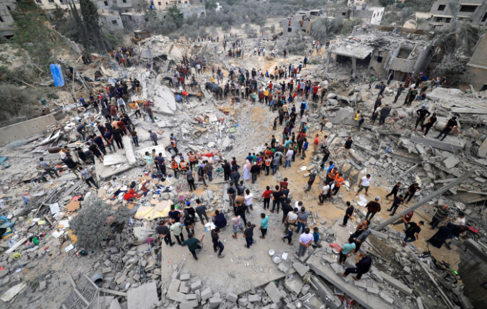 استشهاد 15 فلسطينيًا كانوا في انتظار المساعدات غرب رفح