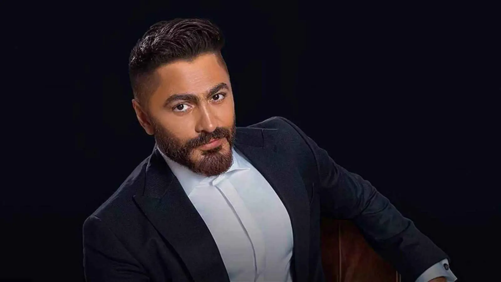 ماذا طلب تامر حسني من جمهوره بمناسبة عيد الأم؟