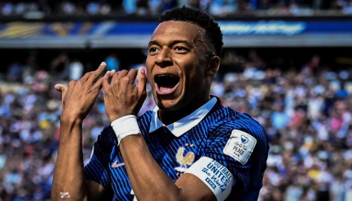 لم يحققه ميسي ورونالدو ..  إنجاز تاريخي لمبابي في عام المونديال
