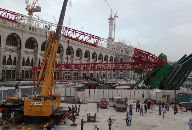 تقرير سري يكشف عن تحذير من "رافعة الحرم" قبل سقوطها بعدة أشهر