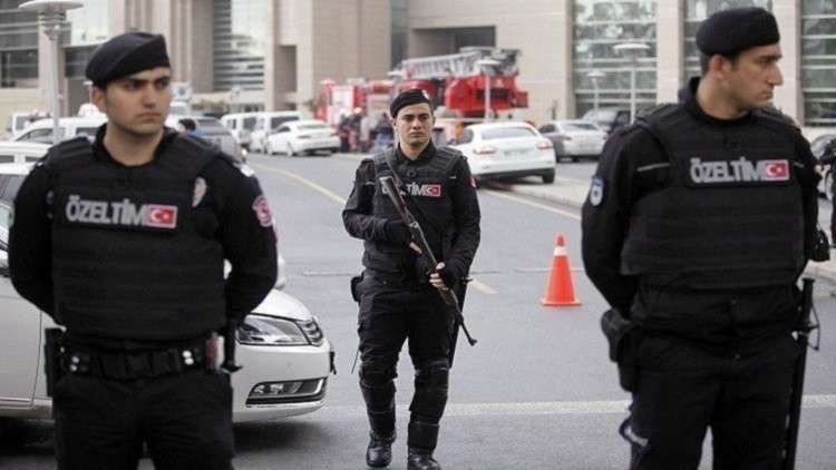 معلومات خطيرة عن الفنان المصري المعتقل في تركيا