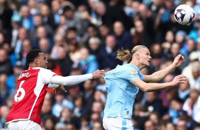 مباريات مان سيتي وأرسنال في صراع الأمتار الأخيرة بالبريميرليغ