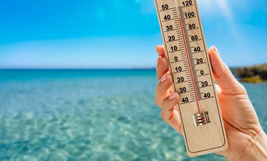 البحار تغلي ..  وأوروبا تحت وطأة الحر والجفاف