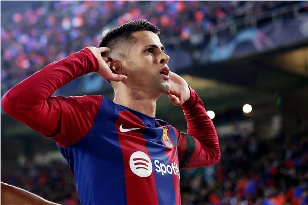 سر إخفاء برشلونة سبب استبعاد كانسيلو