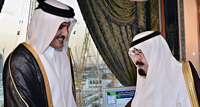 كاتب بريطاني: الحكومة البريطانية جبانة وتنافق السعودية وقطر