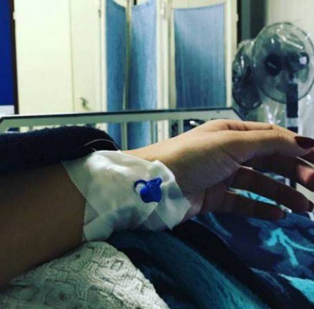 تعرف على الفنانة التي نقلت إلى المستشفى   .. بعد قصة إنفصالها عن خطيبها  .. "صورة"