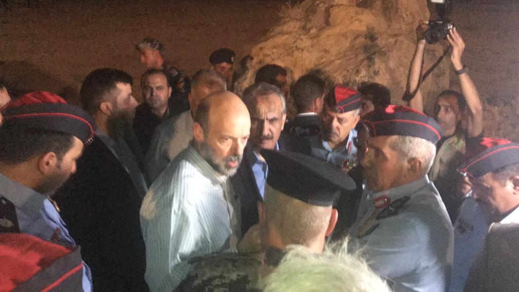 الحكومة تفتح تحقيقاً بحادثة "البحر الميت"، والرزاز يتوعّد بـ"أقسى العقوبات"