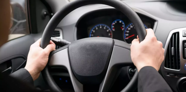 6 أسباب سوف تؤدي إلى حدوث مشكلة ثقل مقود السيارة