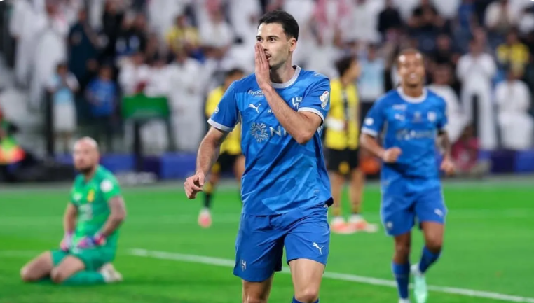 الهلال يذيق الاتحاد الخسارة الأولى ..  ويستعيد الصدارة