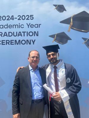 المحامي نمي الغول يهنئ المهندس حسين الزينات بالتخرج