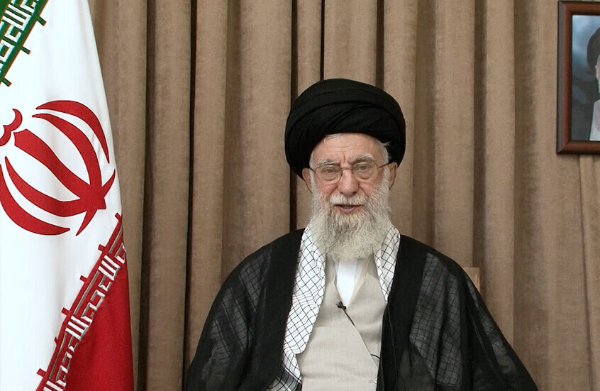 خامنئي: إيران قادرة على استهداف المواقع الأمريكية الحيوية في المنطقة