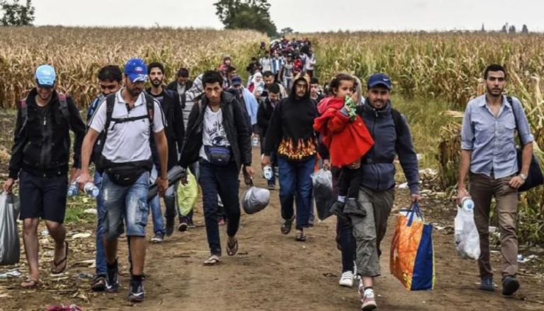 اليوم العالمي للاجئين ..  120 مليونا يفرون من الحرب بحثا عن حياة
