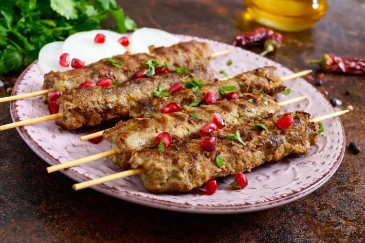 كفتة اللحم بالرمان وعين الجمل