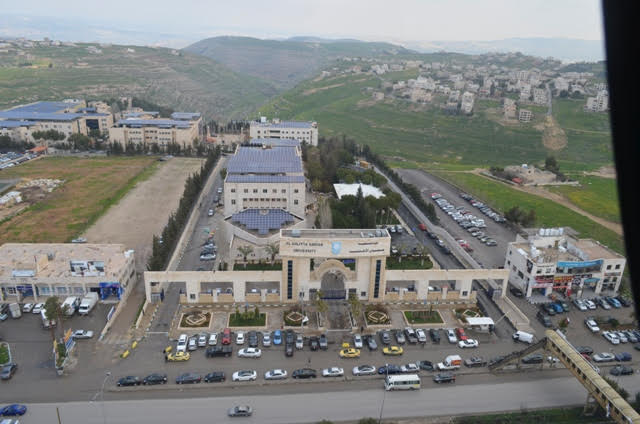 عمان الاهلية تنظم جولة بالهيلوكبتر فوق الجامعة وفي سماء مدينة السلط بالتعاون مع اكاديمية النسر الذهبي للطيران