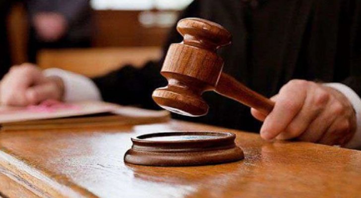 قاض وأصدقاؤه يستدرجون فتاة ويغتصبونها في مصر