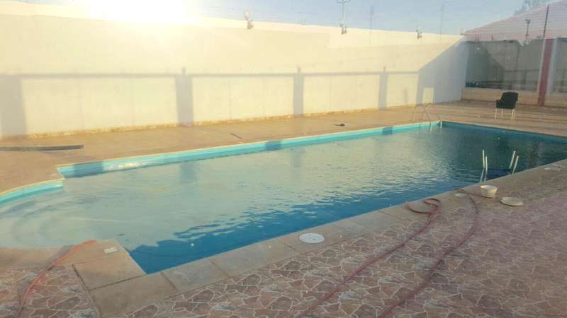 "مدني سكاكا" يُنقذ طفلة وشقيقها وعاملتهما من الغرق بمسبح استراحة بـ"قيال"