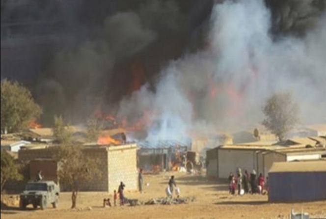 مصدر عسكري مسؤول : انفجار سيارة مفخخة في مخيم الرقبان على الحدود الاردنية السورية