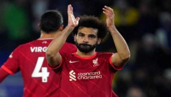 محمد صلاح يتبرأ من إهانة نجوم مان يونايتد