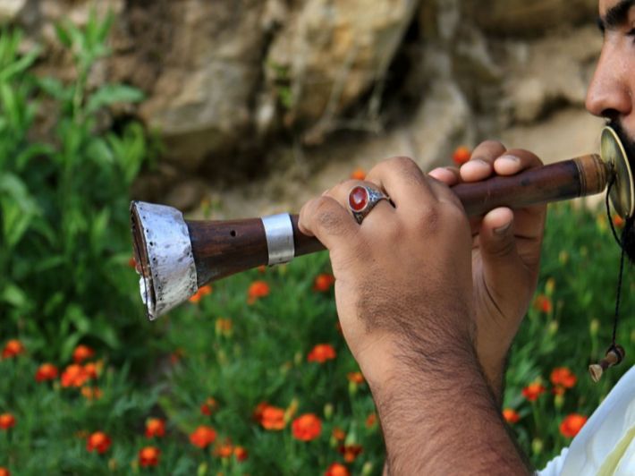 تفسير حلم سماع صوت المزمار