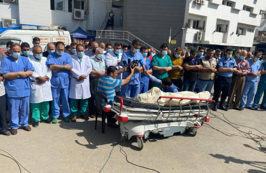الاحتلال يقتل طبيبين في مجزرة غزة فجر اليوم  ..  صور