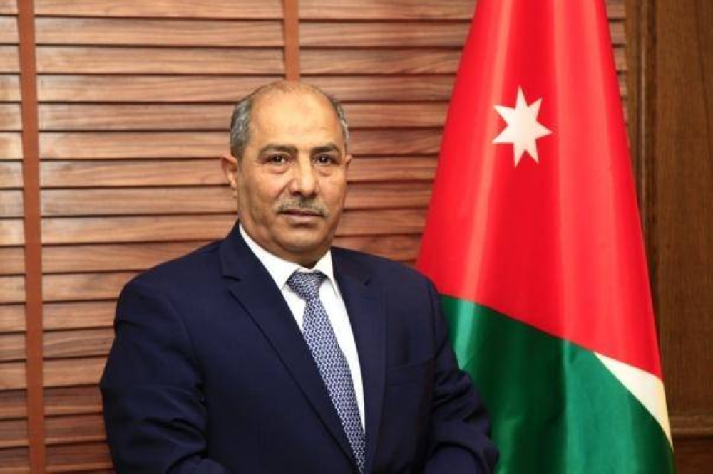 إحالة مدير عام دائرة الأحوال المدنية والجوازات فهد العموش إلى التقاعد